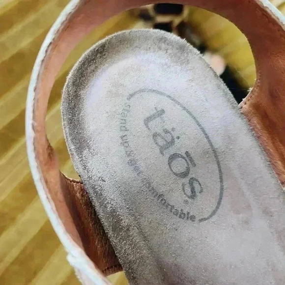 Taos Carousel 2 Wedge Sandals Metallic Gold Snake Print sz 10-10.5 - Picture 12 of 16